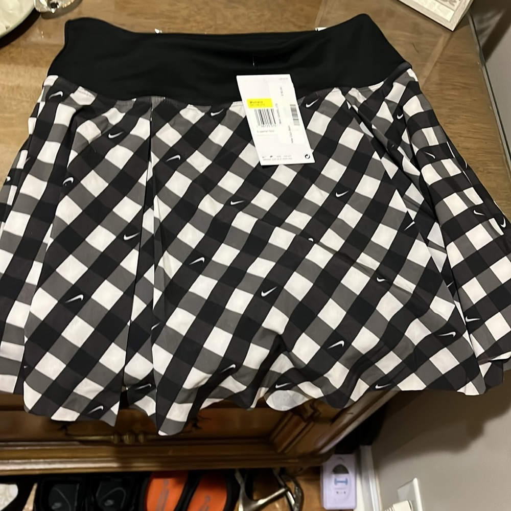 Cute New Nike skort with pocket